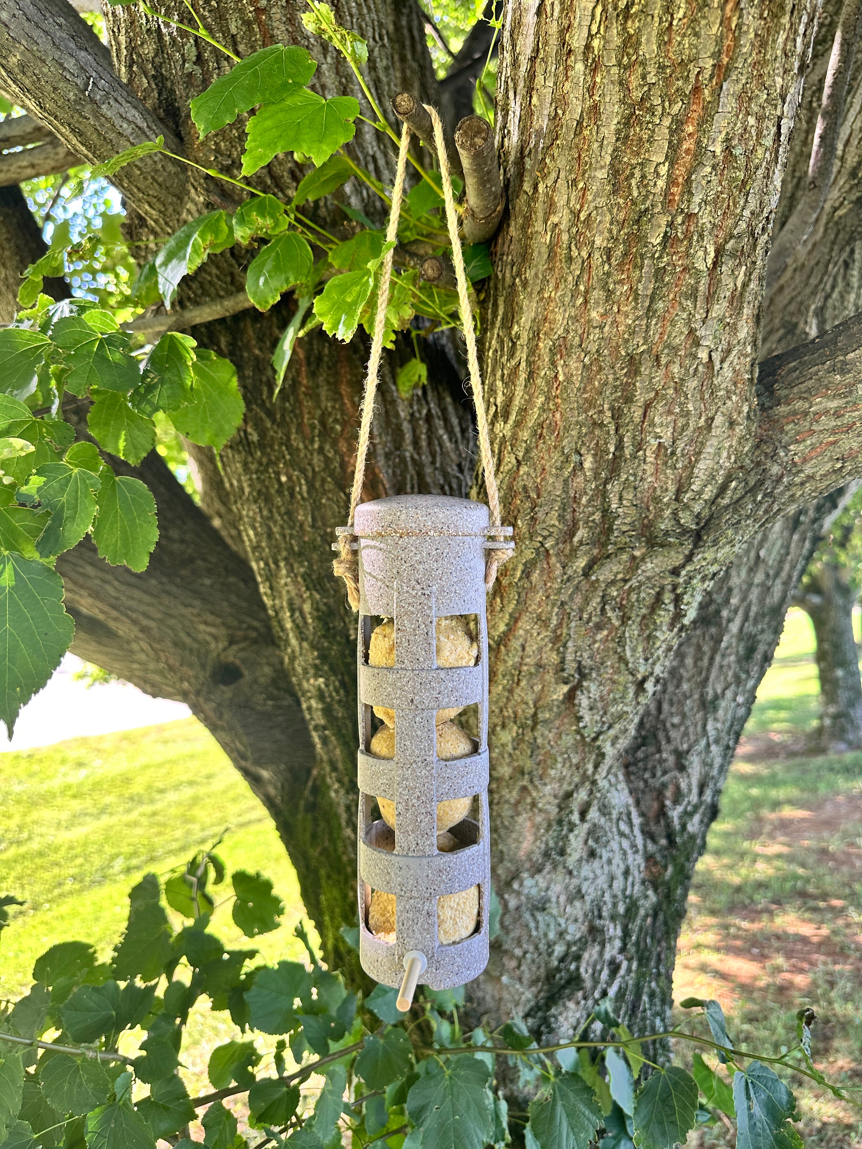 Suet Ball Feeder - Nut Husks