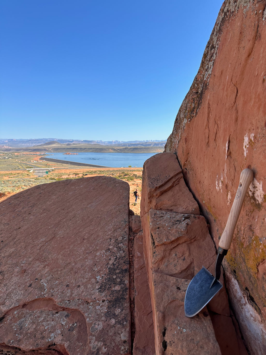 DeWit Shovel - American with 10" Handgrip