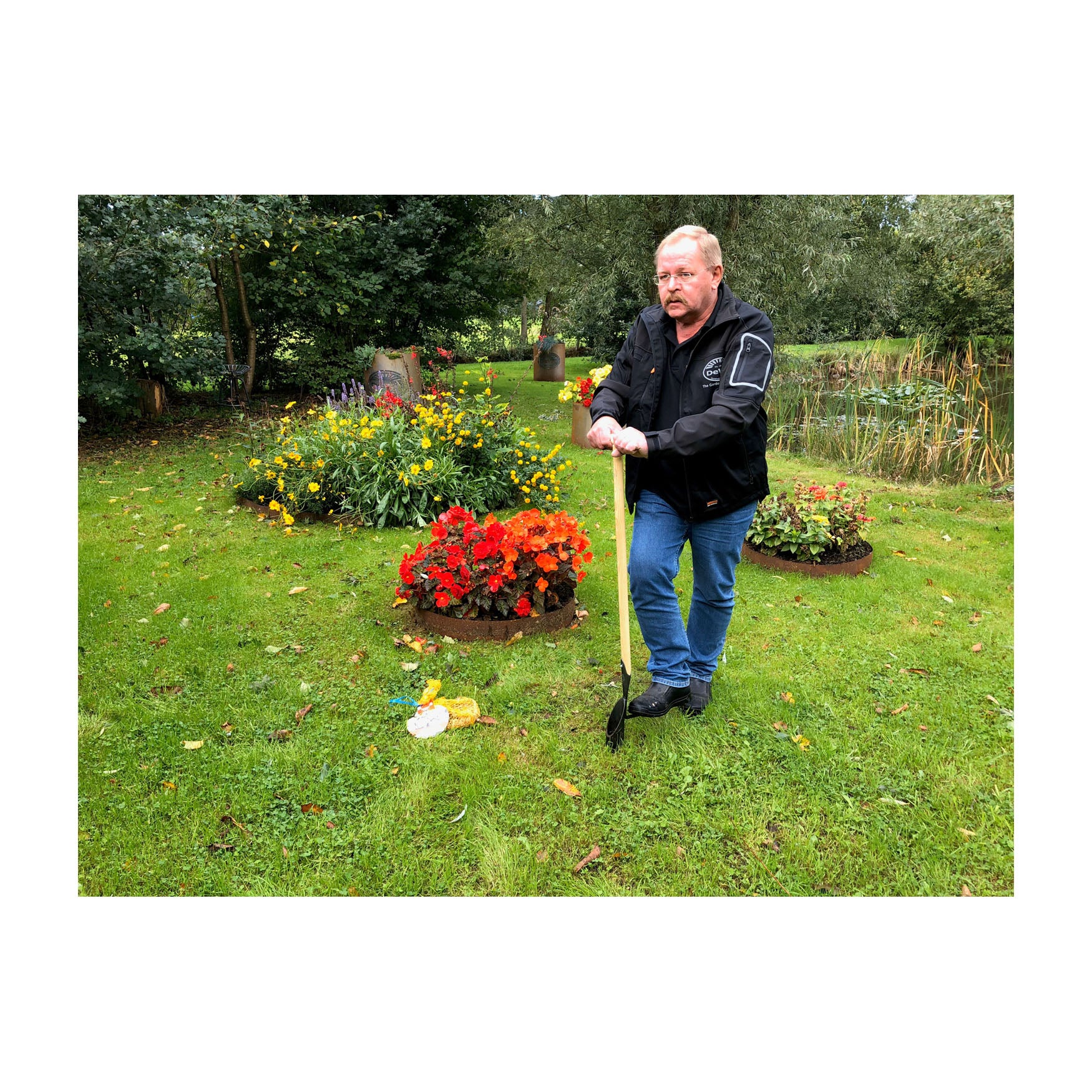 DeWit Bulb Planter with Long T-Handle